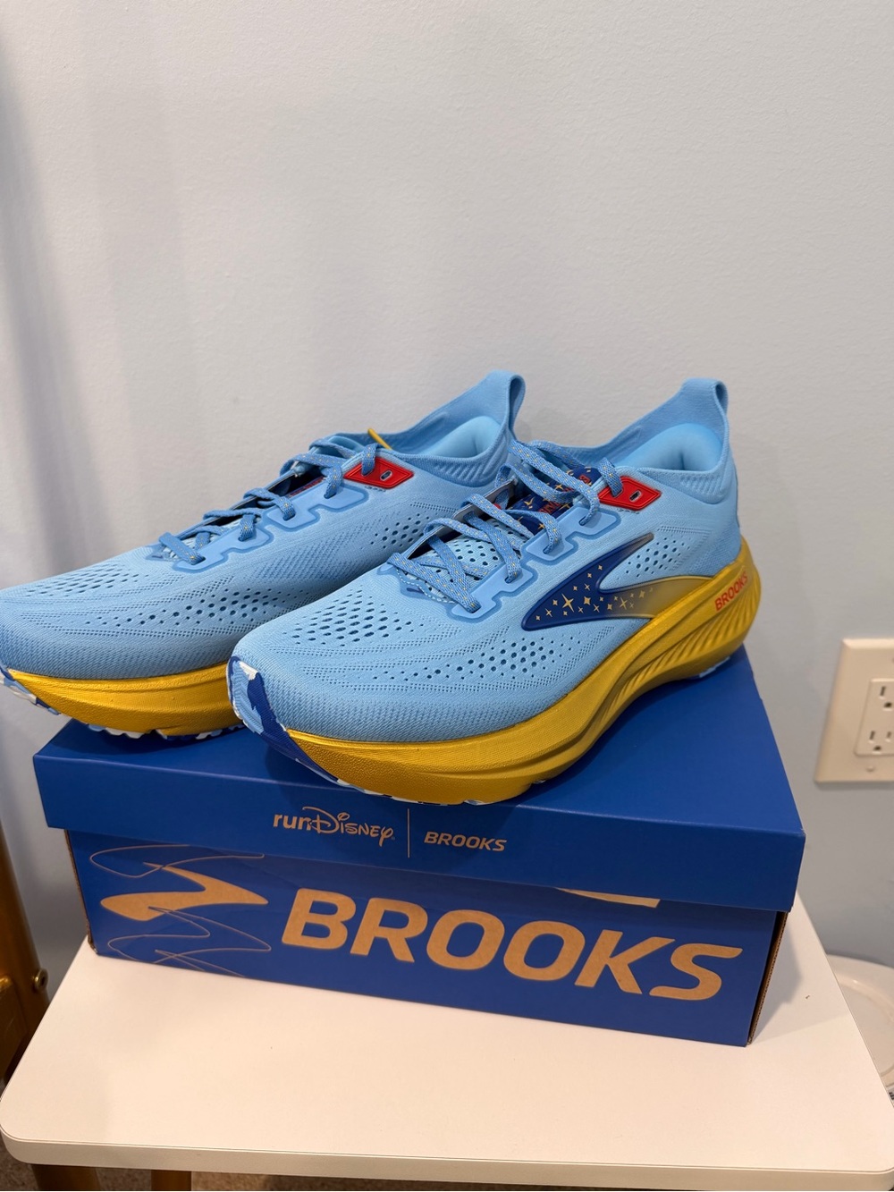 Brooks Women’s RunDisney Genie shoes